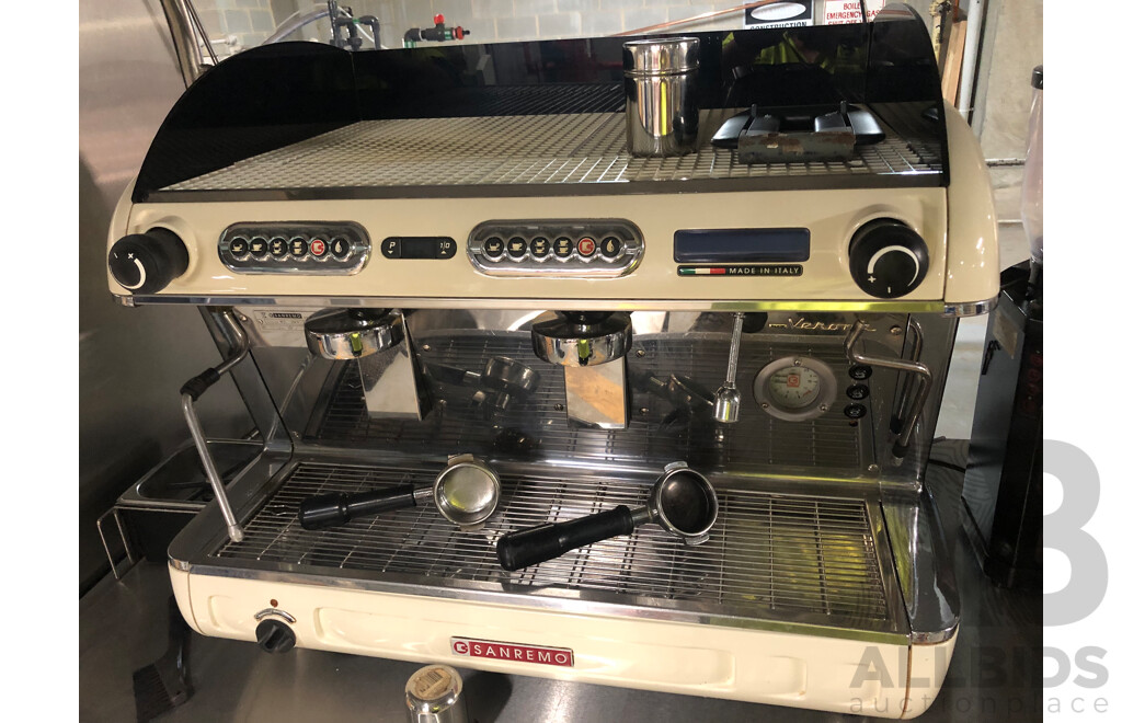 Tank Gullwing Mobile Coffee Kiosk