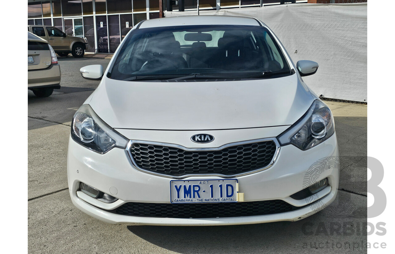 7/2014 Kia Cerato S YD MY14 5d Hatchback White 1.8L