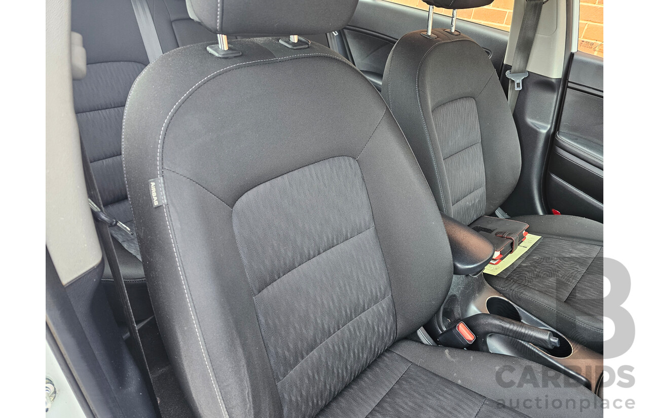 7/2014 Kia Cerato S YD MY14 5d Hatchback White 1.8L