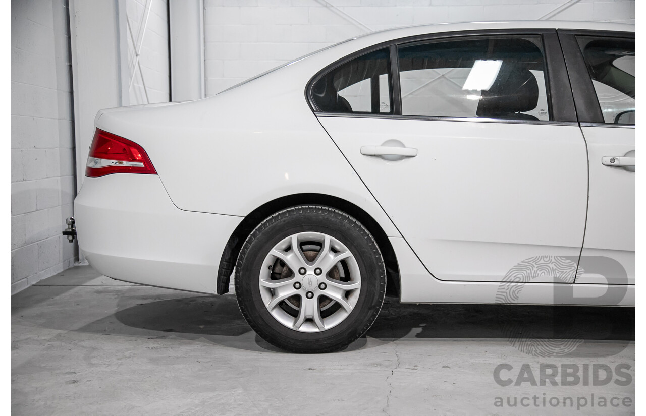 6/2010 Ford Falcon XT FG 4d Sedan White 4.0L