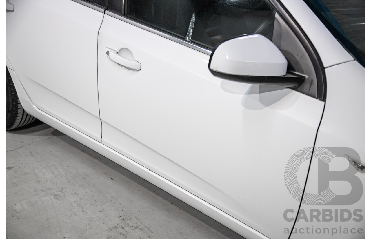 6/2010 Ford Falcon XT FG 4d Sedan White 4.0L