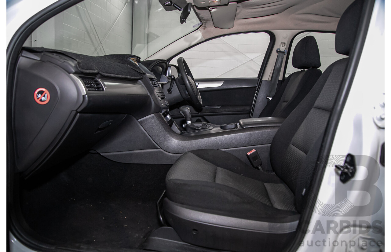 6/2010 Ford Falcon XT FG 4d Sedan White 4.0L