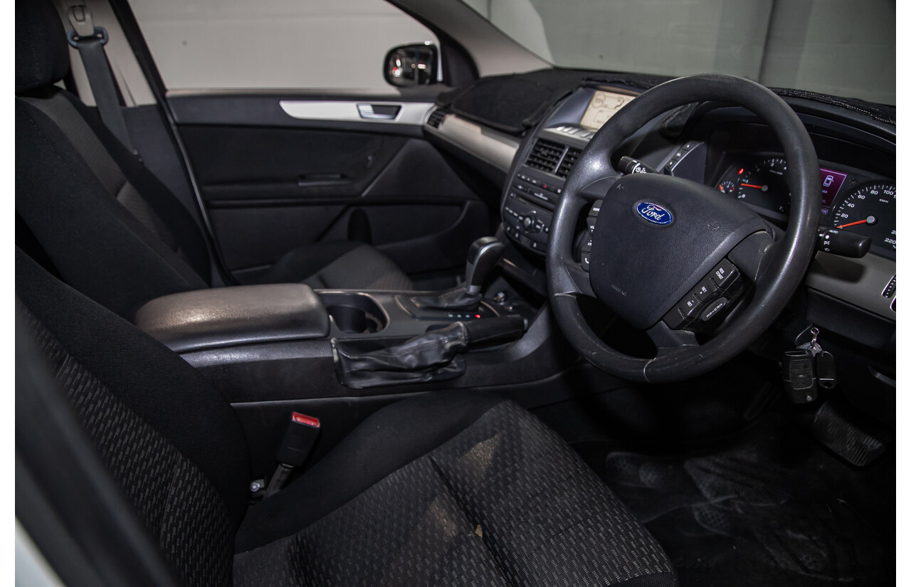 6/2010 Ford Falcon XT FG 4d Sedan White 4.0L