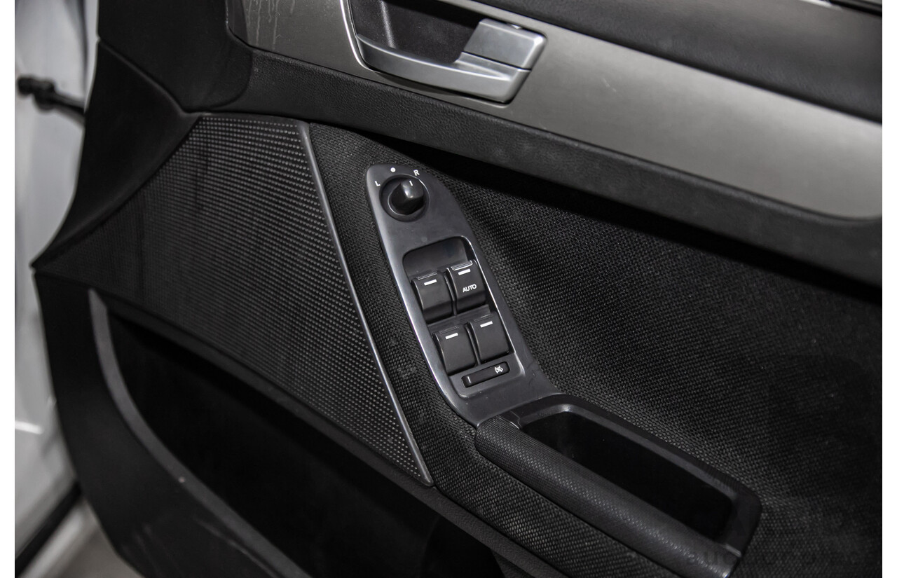 6/2010 Ford Falcon XT FG 4d Sedan White 4.0L