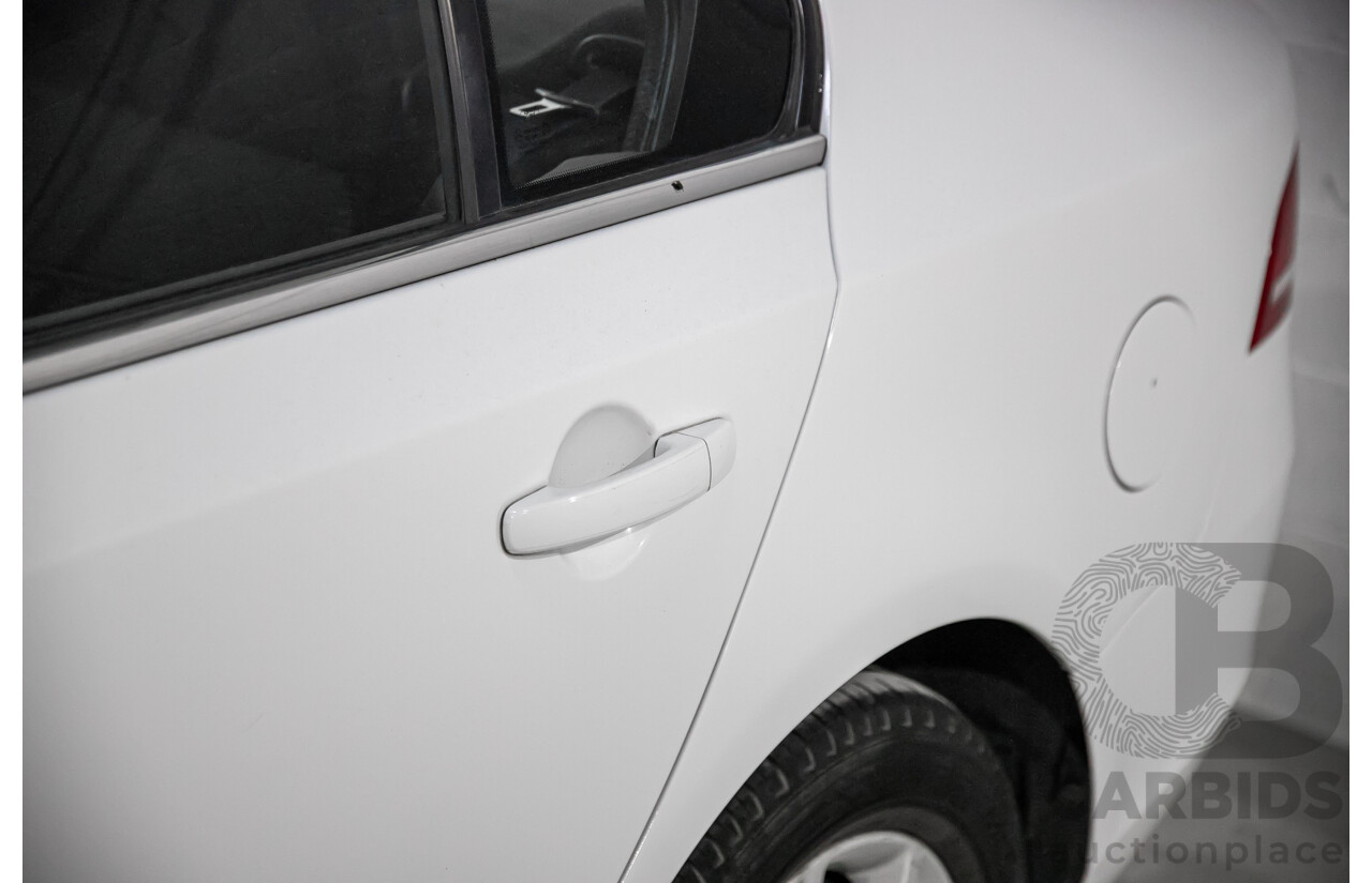 6/2010 Ford Falcon XT FG 4d Sedan White 4.0L