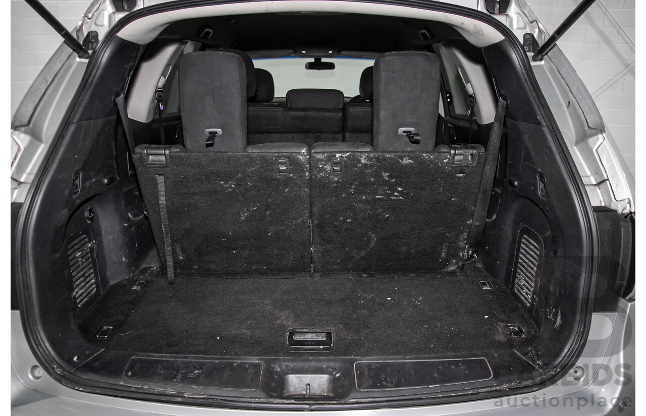 10/2013 Nissan Pathfinder ST (4x2) R52 4d Wagon Metallic Silver 3.5L - 7 Seater