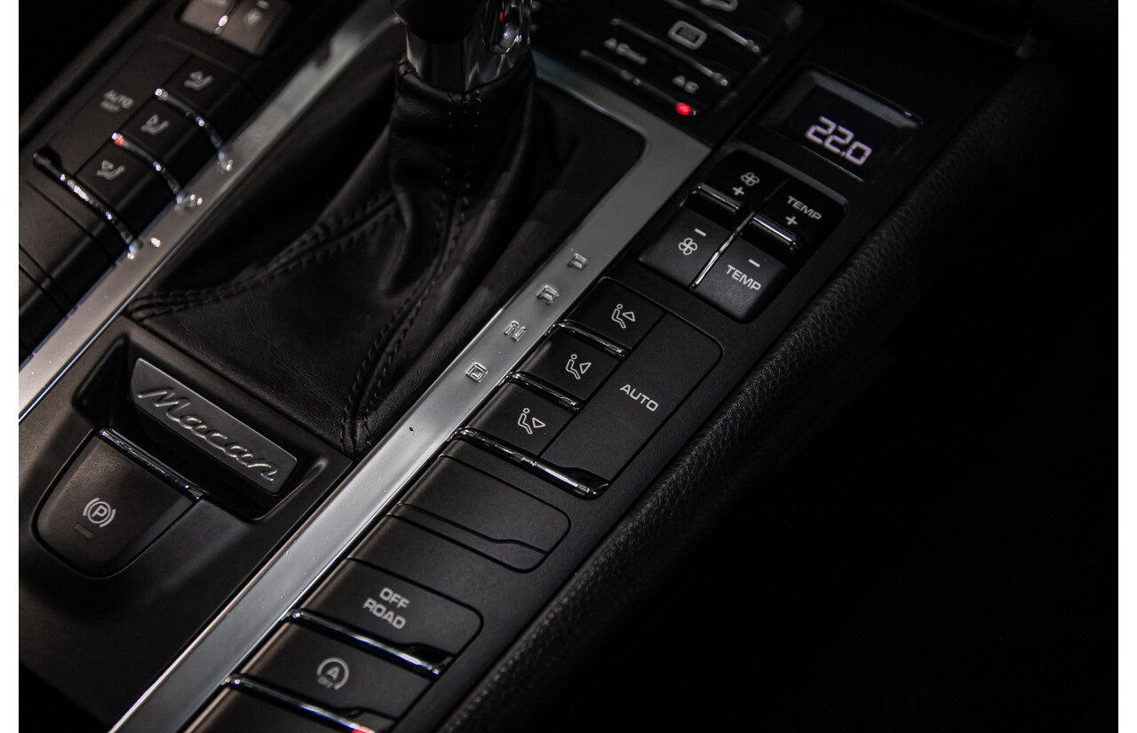 10/2014 Porsche Macan S (AWD) 95B MY14 4d Wagon Grey Twin Turbo V6 3.0L