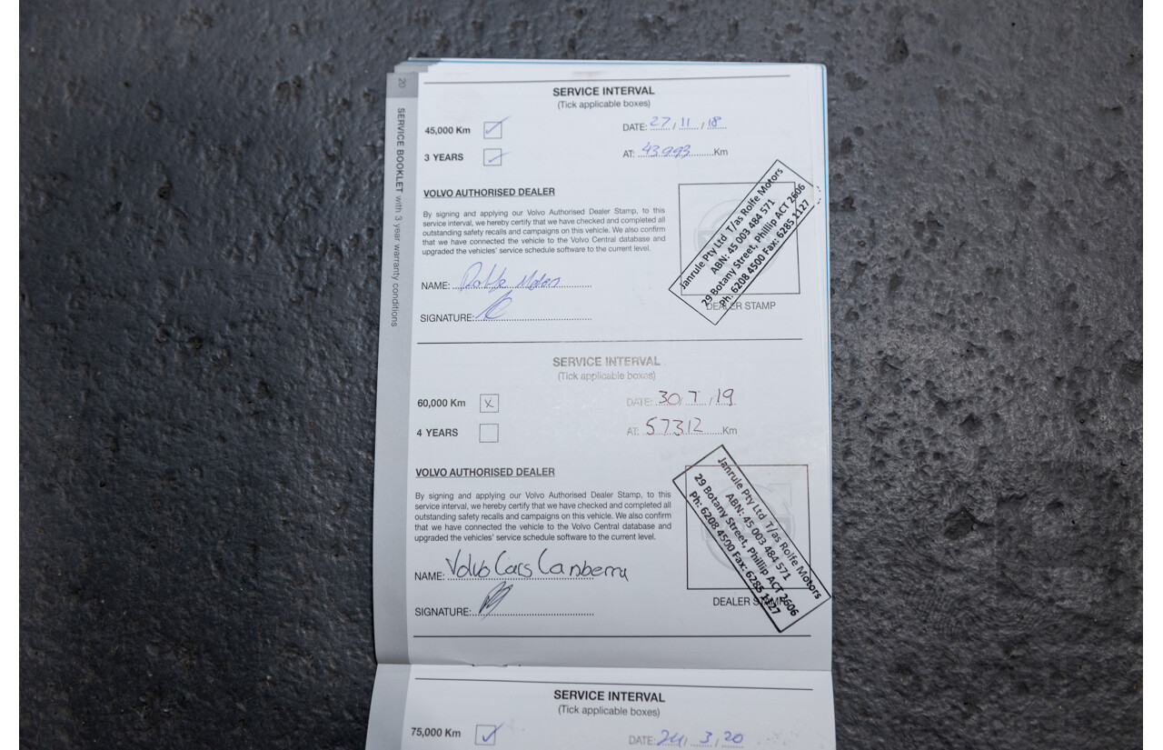 1/2016 Volvo XC90 D5 2.0 Inscription (AWD) 256 MY16 4d Wagon Crystal White Twin Turbo Diesel 2.0L - 7 Seater