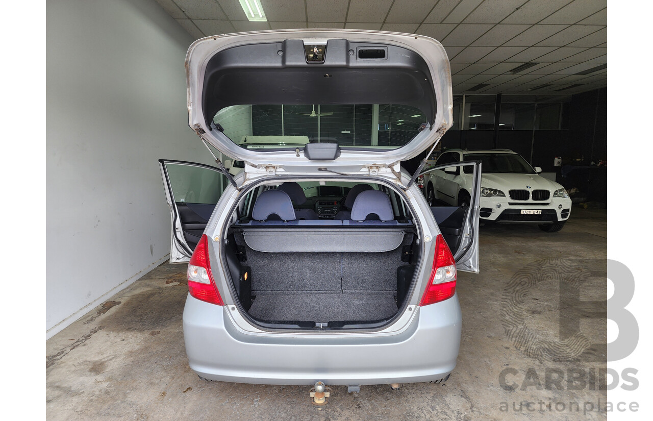 07/2003 Honda Jazz GLi FWD  5D Hatchback Silver 1.3L