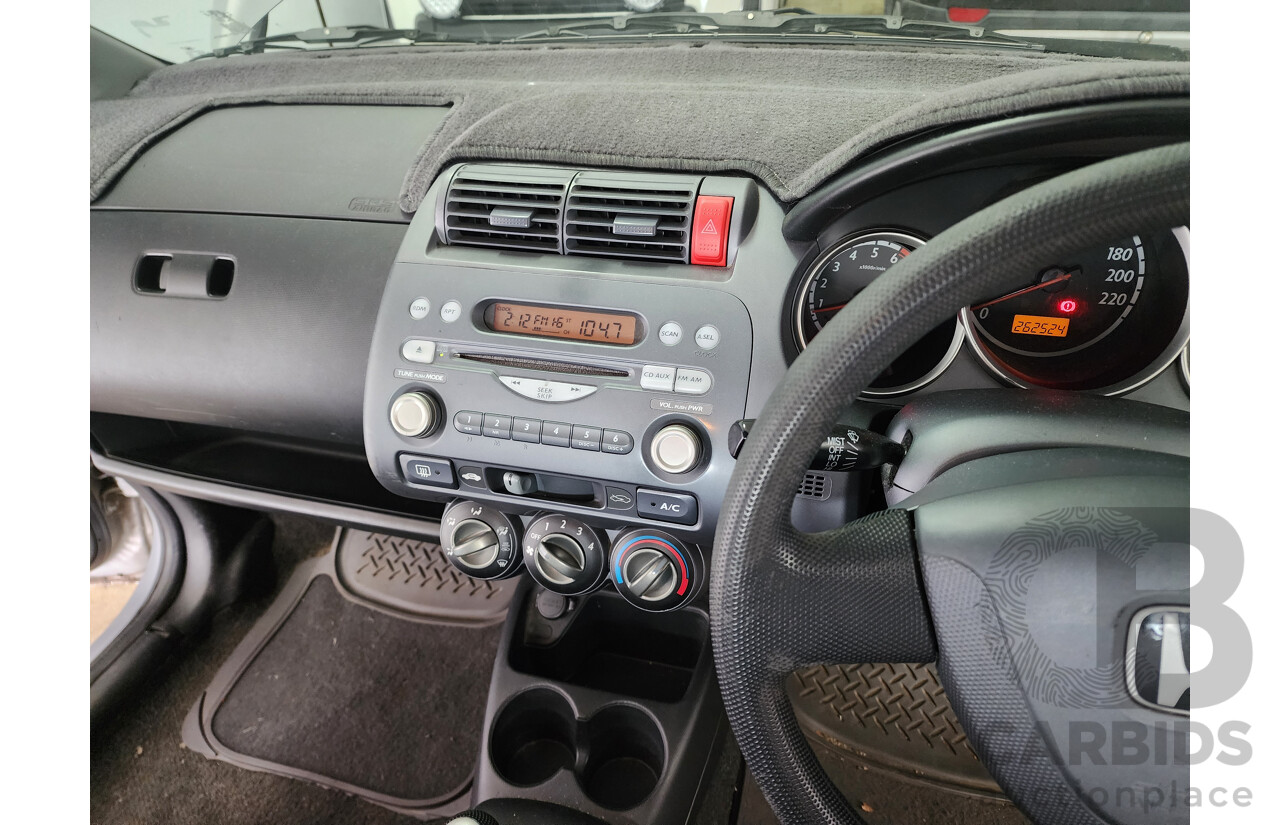 07/2003 Honda Jazz GLi FWD  5D Hatchback Silver 1.3L