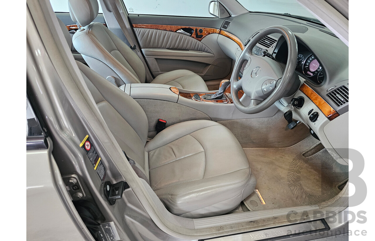 10/2005 Mercedes-Benz E350 Elegance 211 4d Sedan Silver Or Chrome 3.5L