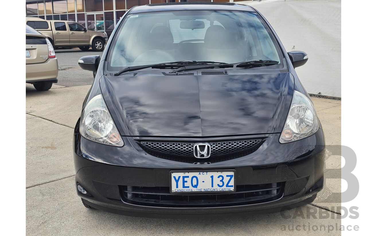 9/2006 Honda Jazz VTi MY06 5d Hatchback Black 1.5L