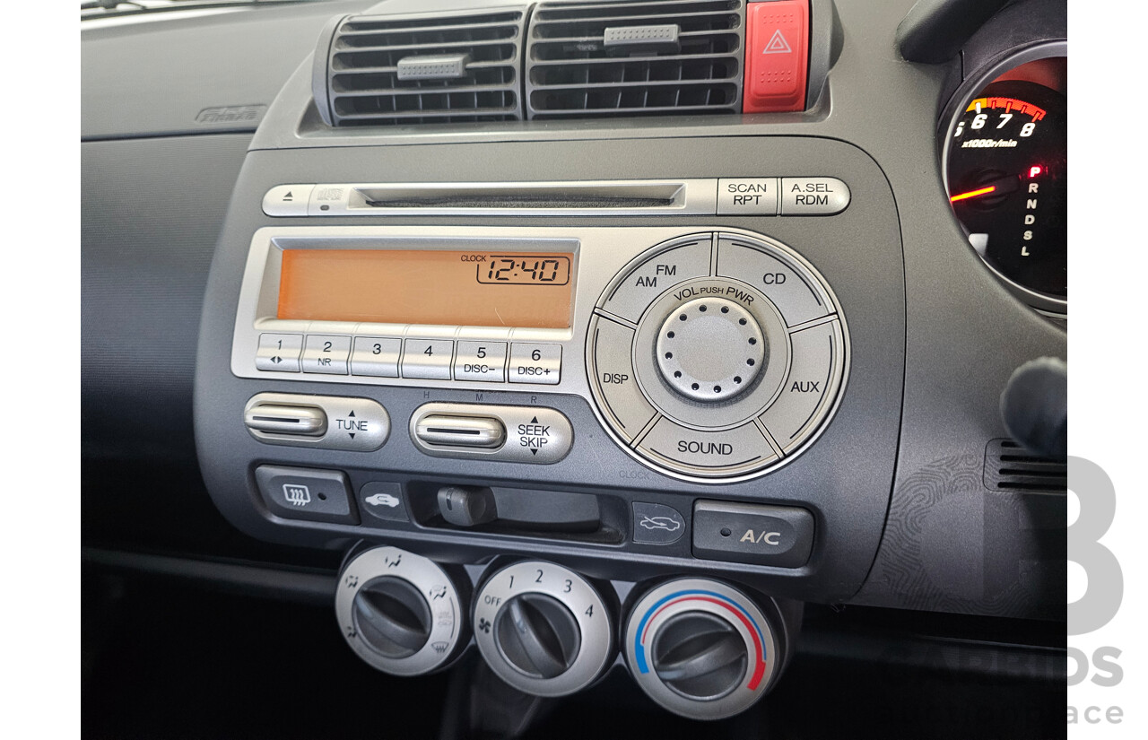 9/2006 Honda Jazz VTi MY06 5d Hatchback Black 1.5L