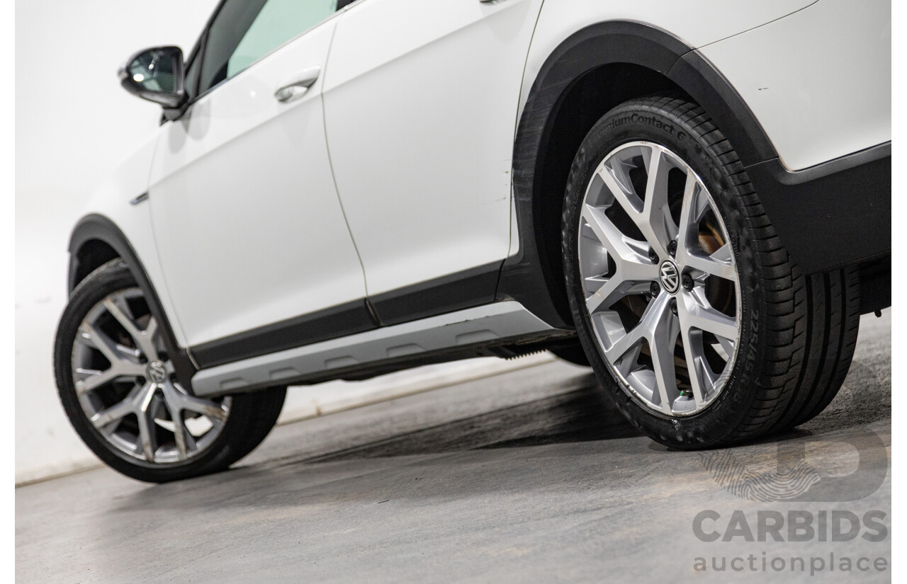 2/2016 Volkswagen Golf Alltrack 132 TSI (AWD) MK7 AU MY16 4d Wagon Pure White Turbo 1.8L