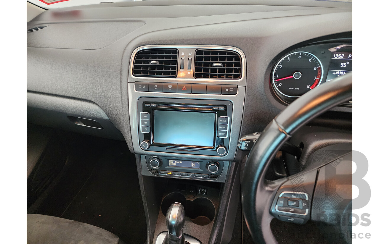 10/2011 Volkswagen Polo 77 TSI COMFORTLINE FWD 6R 5D Hatchback Blue 1.2L