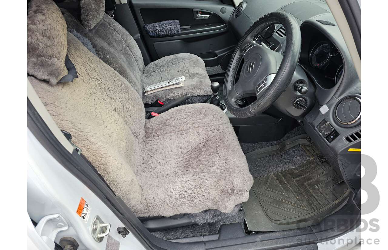 3/2011 Suzuki SX4 S AWD GY MY10 5d Hatchback White 2.0L