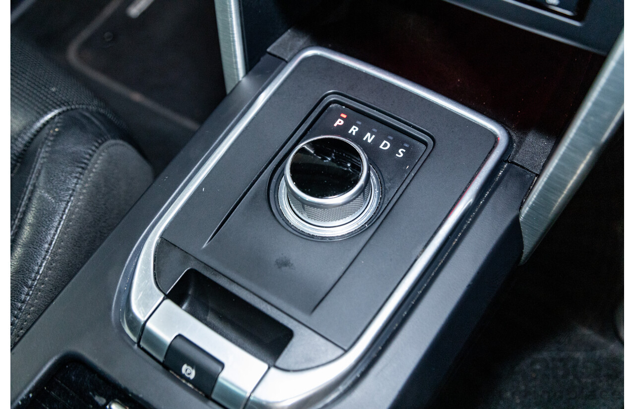 9/2015 Land Rover Discovery Sport TD4 HSE (AWD) LC 4d Wagon Santorini Black Metallic Turbo Diesel 2.2L