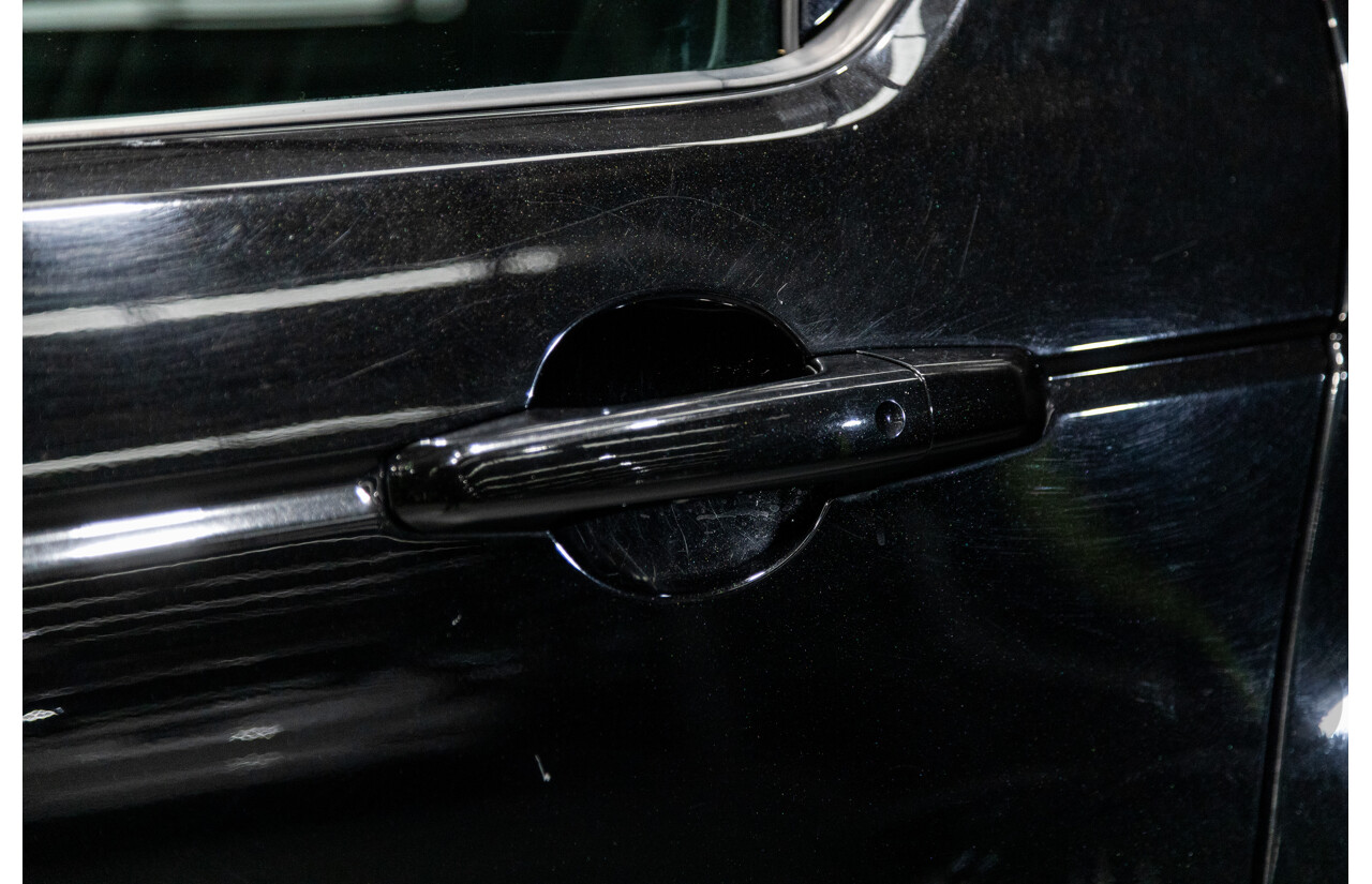 9/2015 Land Rover Discovery Sport TD4 HSE (AWD) LC 4d Wagon Santorini Black Metallic Turbo Diesel 2.2L