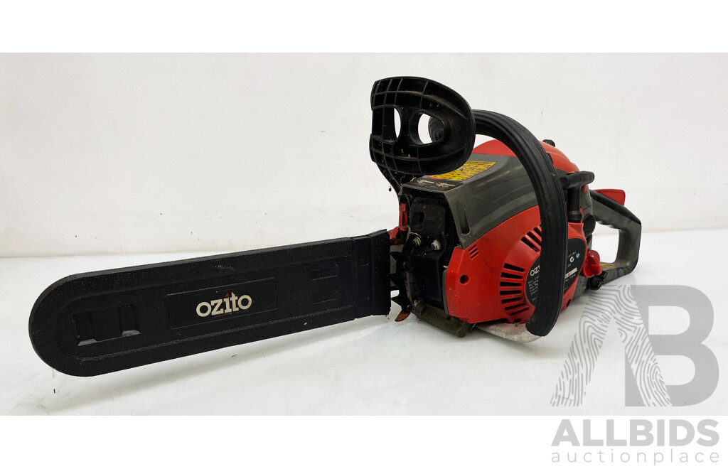 OZITO 406mm Petrol Chainsaw