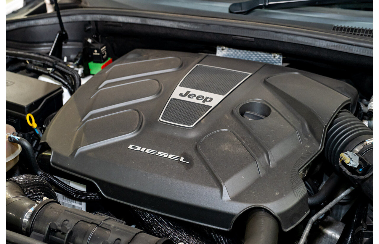 12/2015 Jeep Grand Cherokee Blackhawk (4x4) WK MY15 4d Wagon Bright White Turbo Diesel V6 3.0L