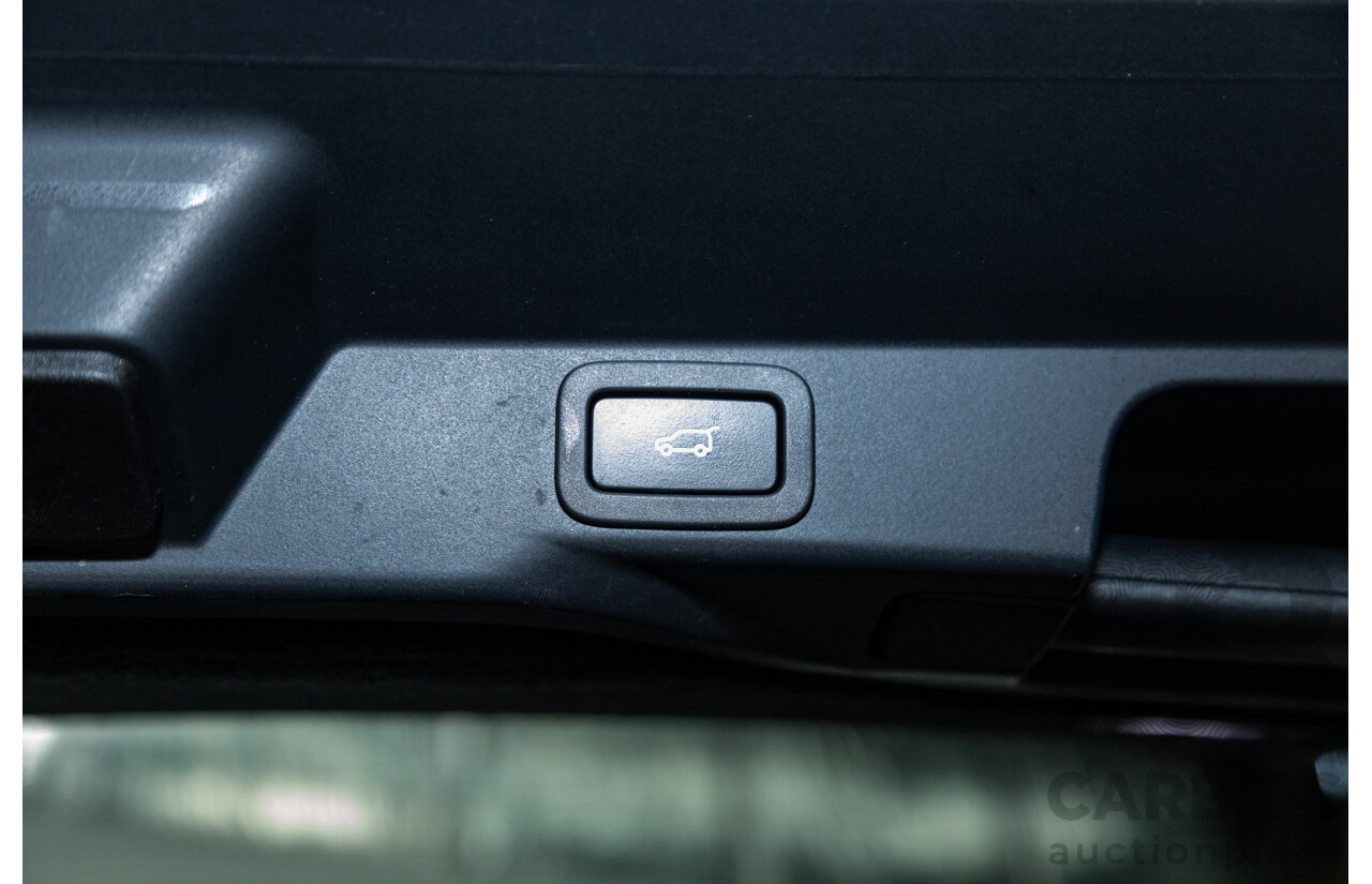 10/2017 Land Rover Range Rover Sport SDV8 HSE Dynamic LW (AWD) MY16 4d Wagon Santorini Black Metallic Twin Turbo Diesel V8 4.4L