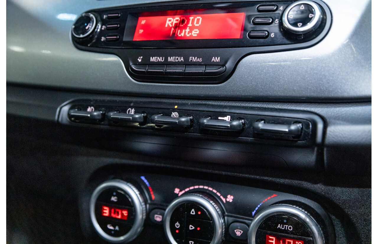 8/2013 Alfa Romeo Giulietta Distinctive 5d Hatchback Anthracite Grey Metallic Turbo 1.4L