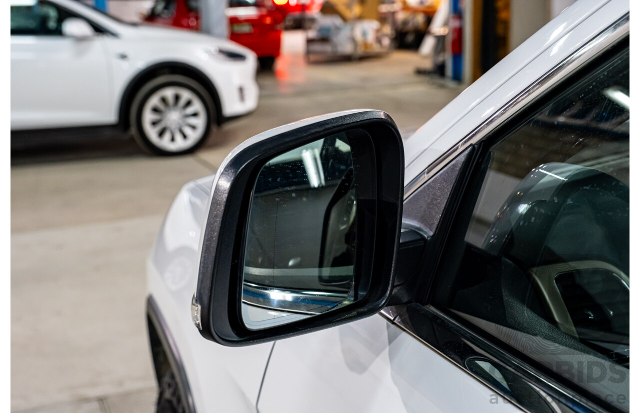 06/2015 Jeep Grand Cherokee Limited (4x4) WK MY15 4d Wagon White Turbo Diesel V6 3.0L