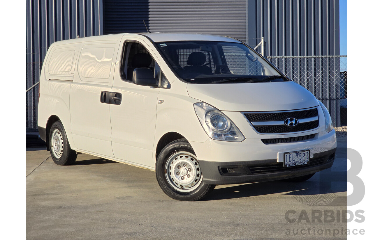 4/2015 Hyundai iLoad TQ MY15 4d Van White 2.4L