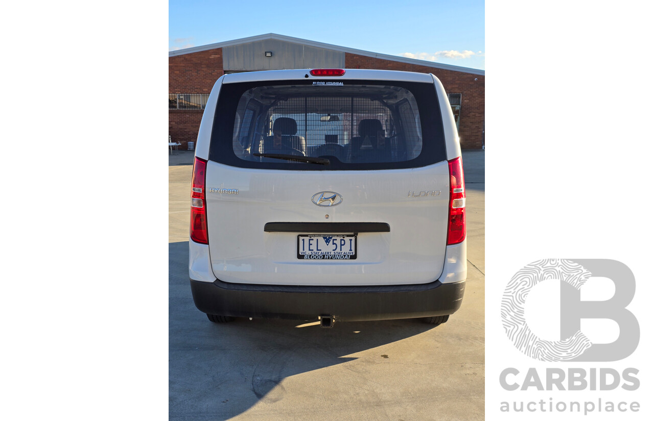 4/2015 Hyundai iLoad TQ MY15 4d Van White 2.4L