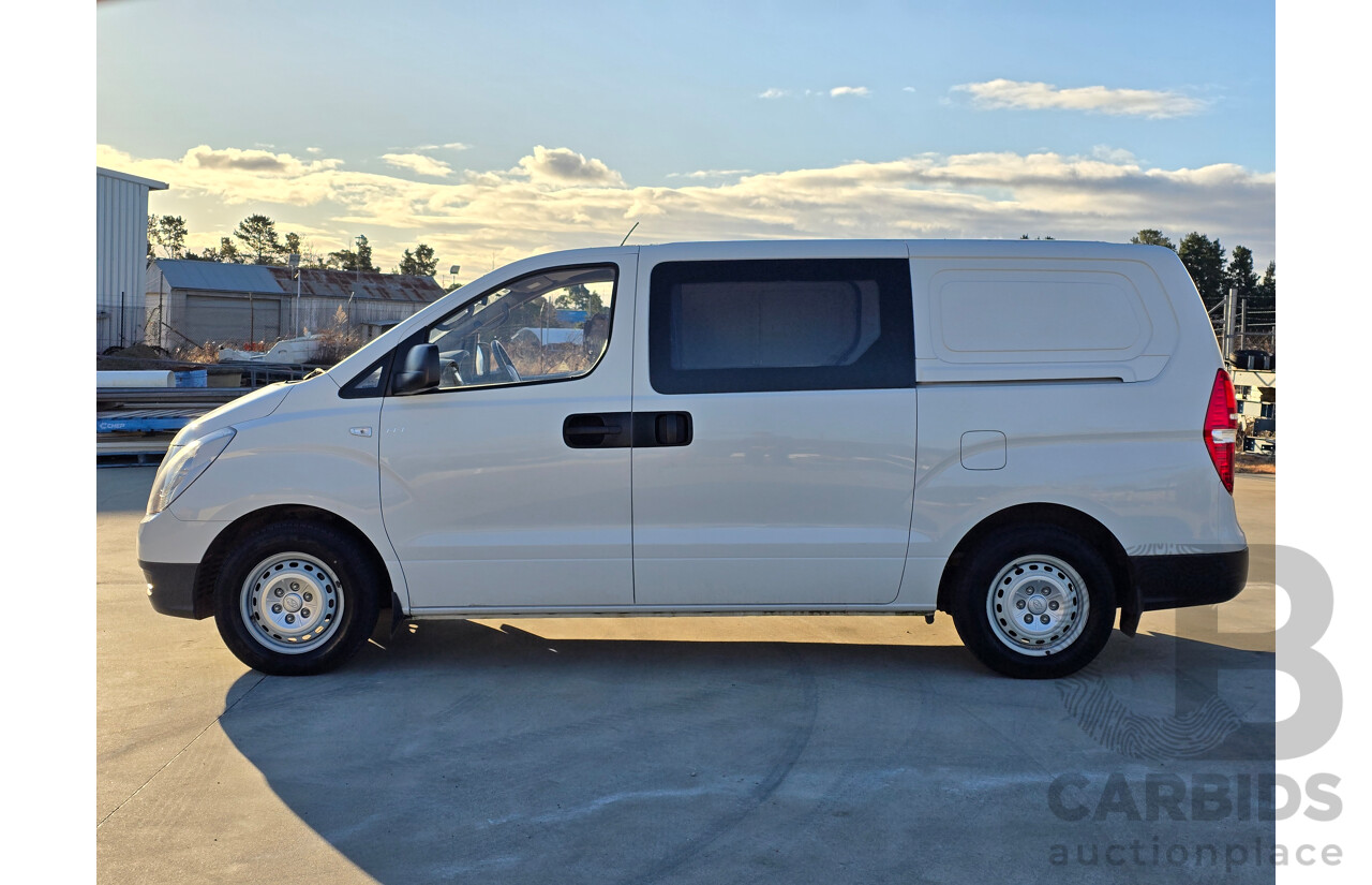 4/2015 Hyundai iLoad TQ MY15 4d Van White 2.4L