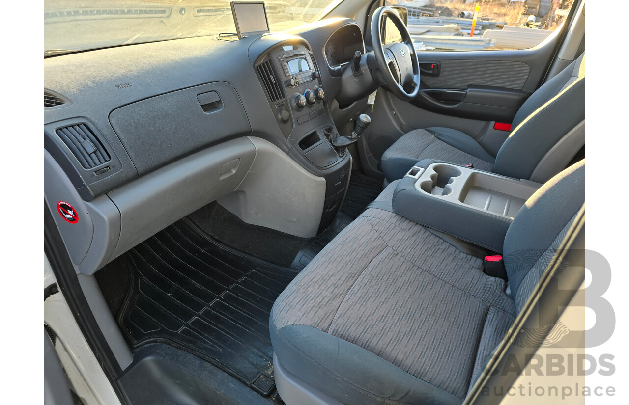 4/2015 Hyundai iLoad TQ MY15 4d Van White 2.4L