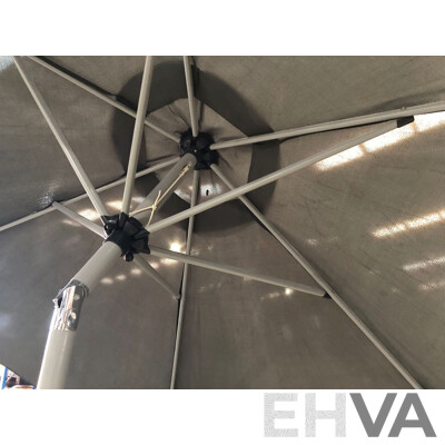 Jasper Round Market Umbrella