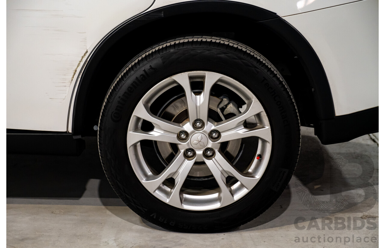 01/2015 Mitsubishi Outlander LS (4x4) AWD ZJ MY14.5 4D Wagon White 2.4L- 7 Seater