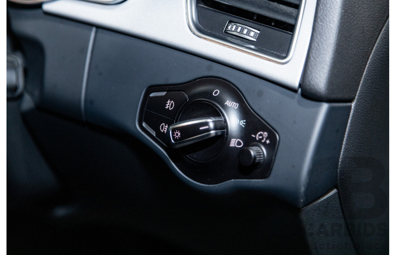 10/2015 Audi A5 Sportback 2.0 TFSI Quattro (AWD) 8T MY16 5d Hatchback Mythos Black Metallic Turbo 2.0L