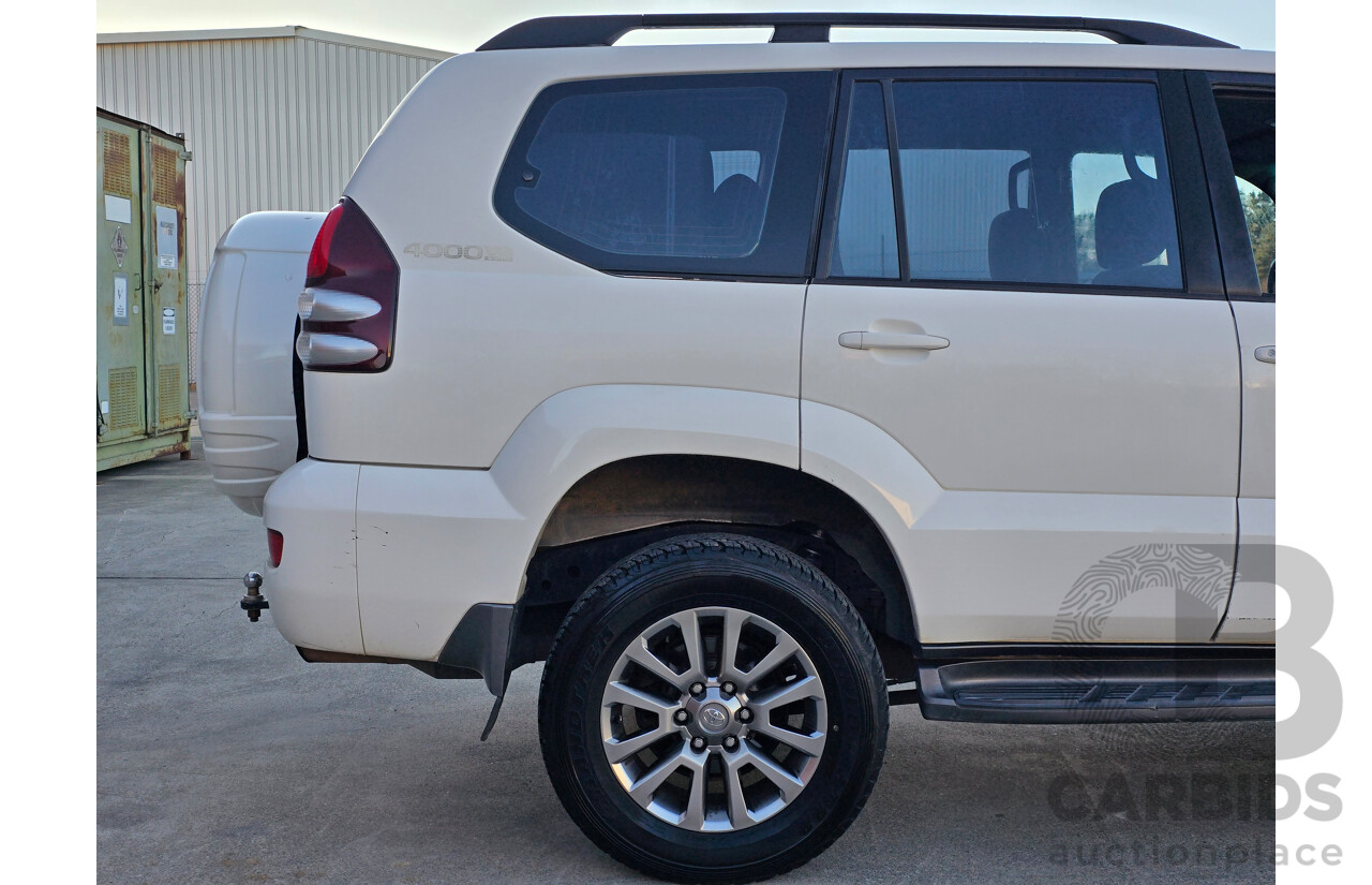 7/2004 Toyota Landcruiser Prado GXL (4x4) GRJ120R 4d Wagon White V6 4.0L - 7 Seater