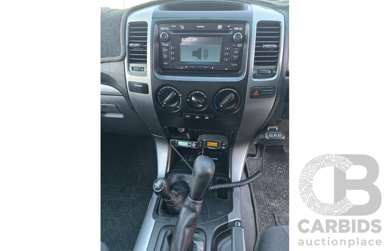 7/2004 Toyota Landcruiser Prado GXL (4x4) GRJ120R 4d Wagon White V6 4.0L - 7 Seater