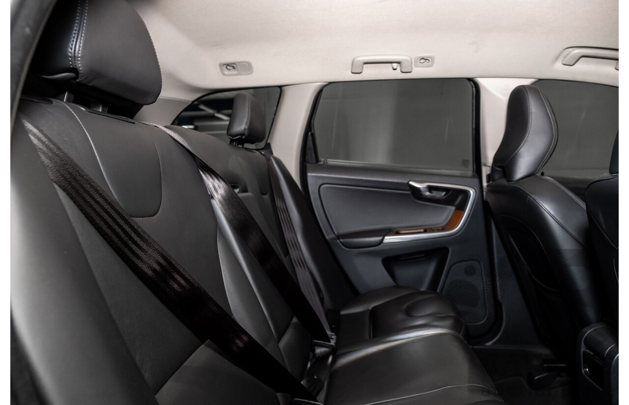 02/2016 Volvo XC60 T5 Luxury DZ MY16 4D Wagon Magic Blue Metallic Turbo 2.0L