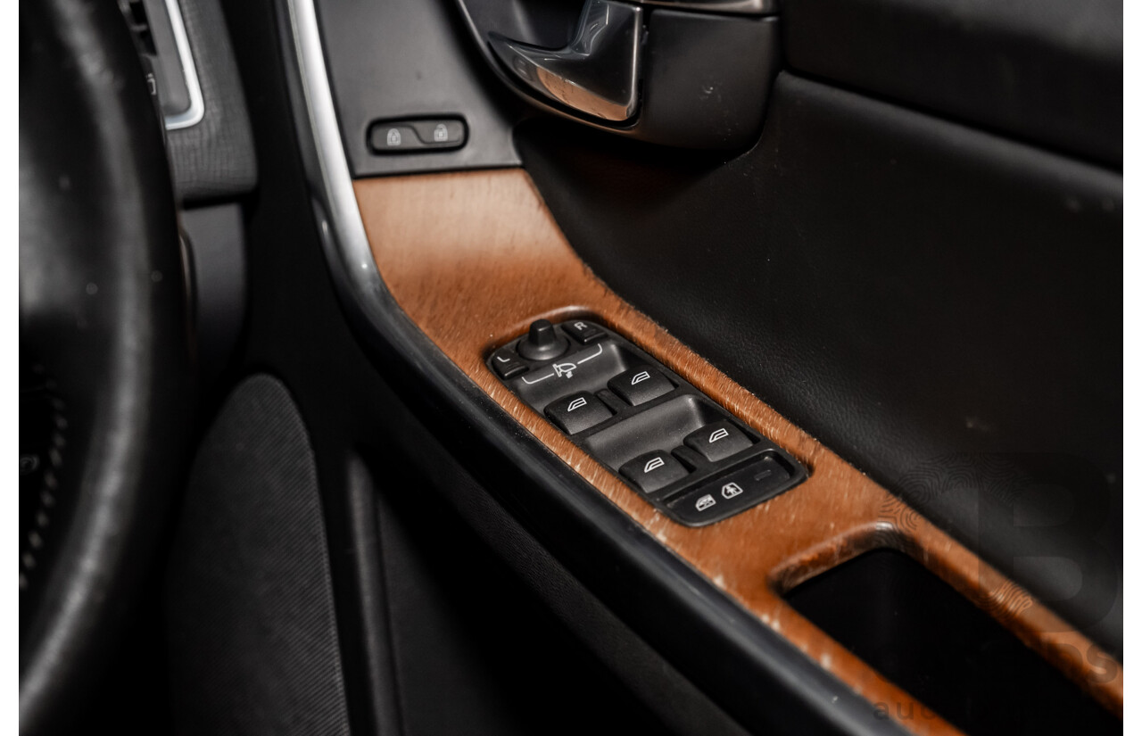 02/2016 Volvo XC60 T5 Luxury DZ MY16 4D Wagon Magic Blue Metallic Turbo 2.0L