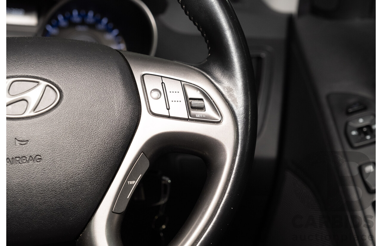 8/2014 Hyundai Ix35 SE LM SERIES II 4d Wagon Red 2.0L