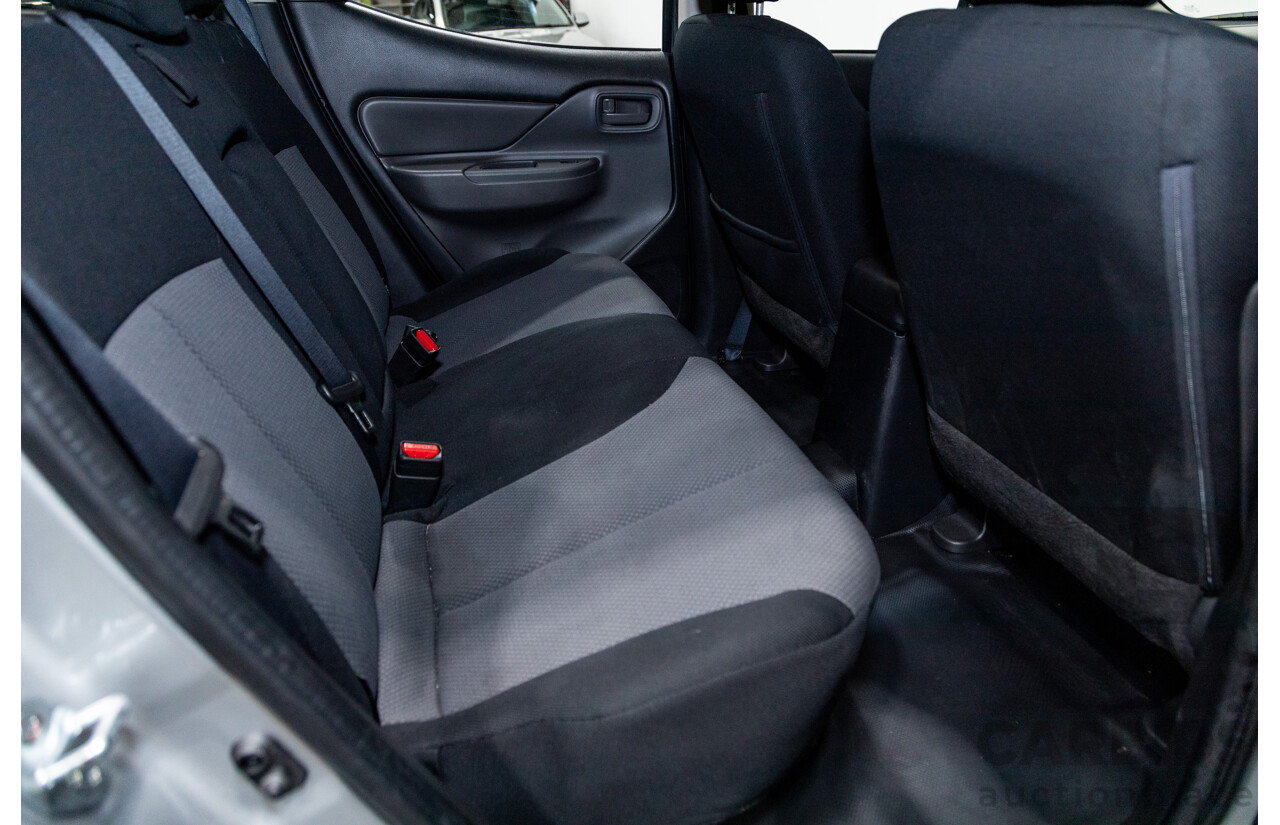 10/2015 Mitsubishi Triton GLX (4x4) MQ MY16 4d Dual Cab Utility Sterling Silver Metallic Turbo Diesel 2.4L