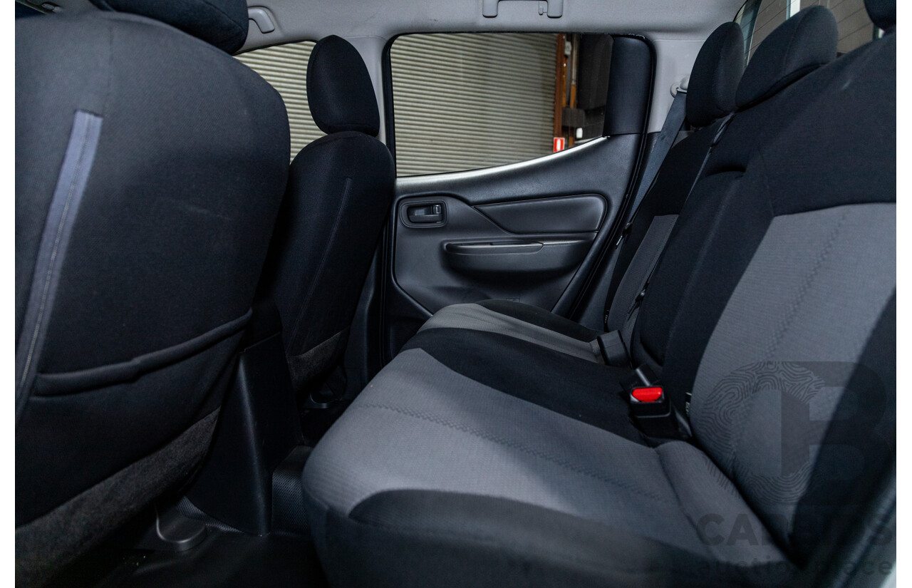 10/2015 Mitsubishi Triton GLX (4x4) MQ MY16 4d Dual Cab Utility Sterling Silver Metallic Turbo Diesel 2.4L