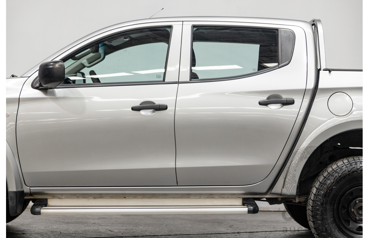 10/2015 Mitsubishi Triton GLX (4x4) MQ MY16 4d Dual Cab Utility Sterling Silver Metallic Turbo Diesel 2.4L