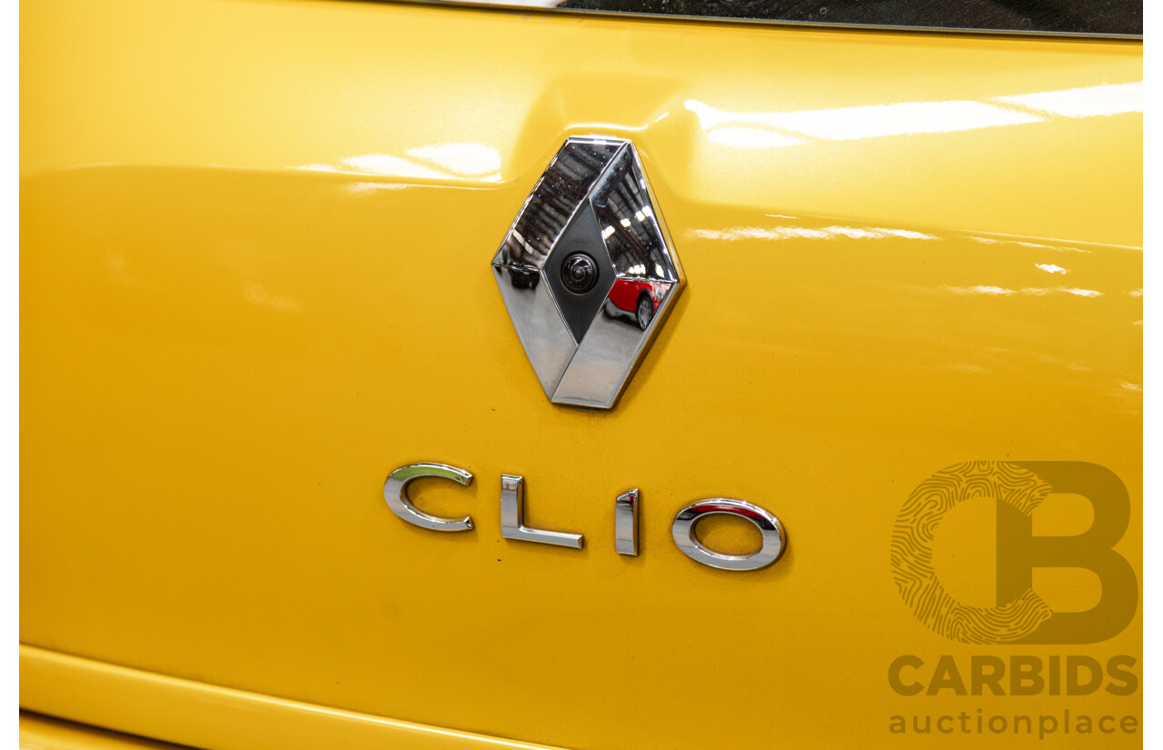 12/2013 Renault Clio RS 200 Sport X98 5d Hatchback Liquid Yellow Metallic Turbo 1.6L