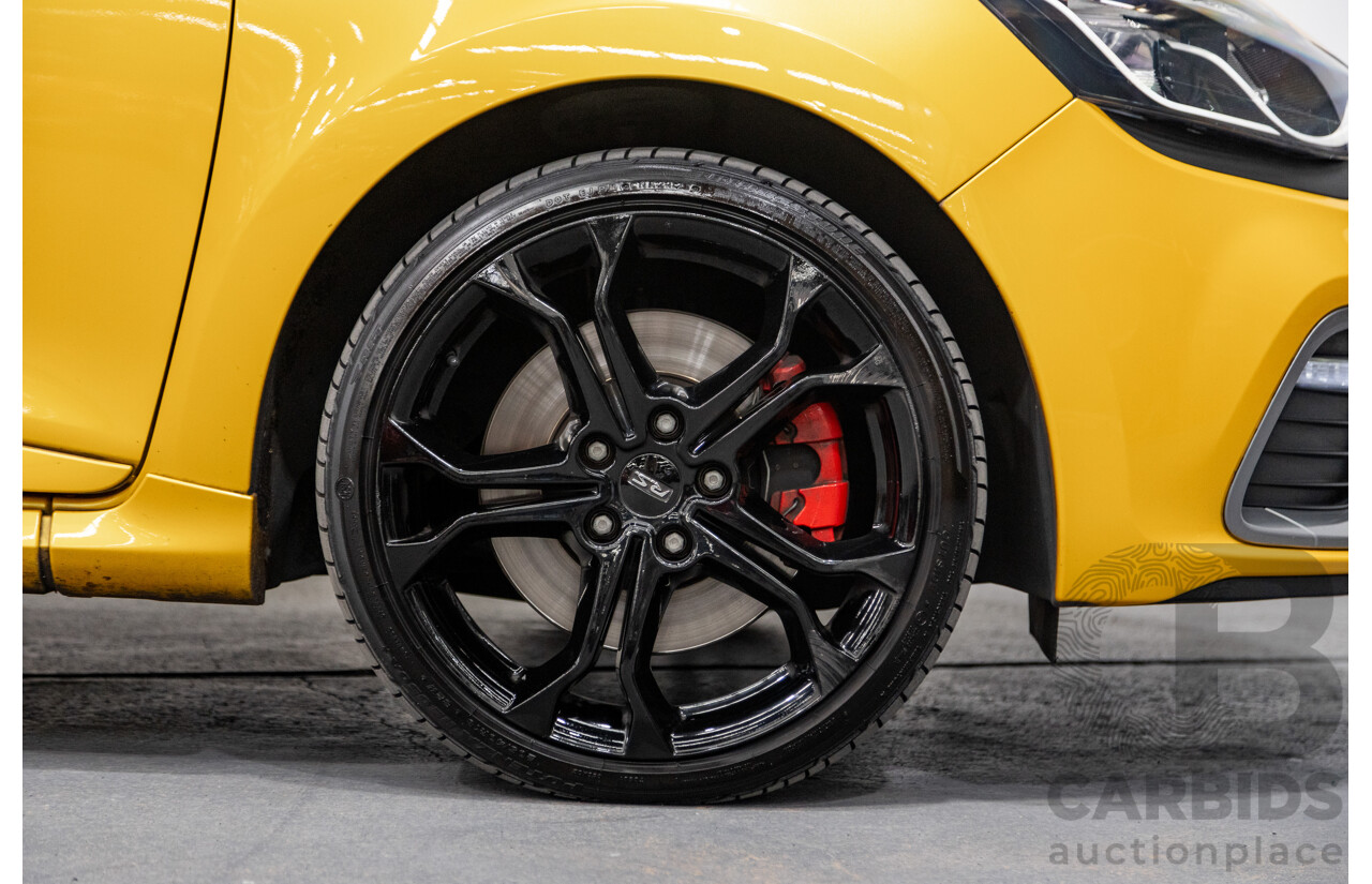 12/2013 Renault Clio RS 200 Sport X98 5d Hatchback Liquid Yellow Metallic Turbo 1.6L