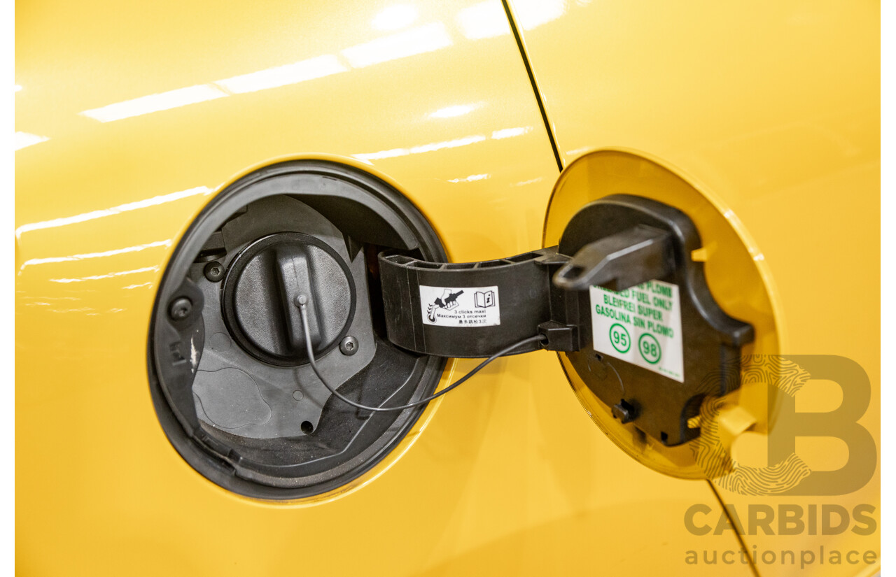 12/2013 Renault Clio RS 200 Sport X98 5d Hatchback Liquid Yellow Metallic Turbo 1.6L