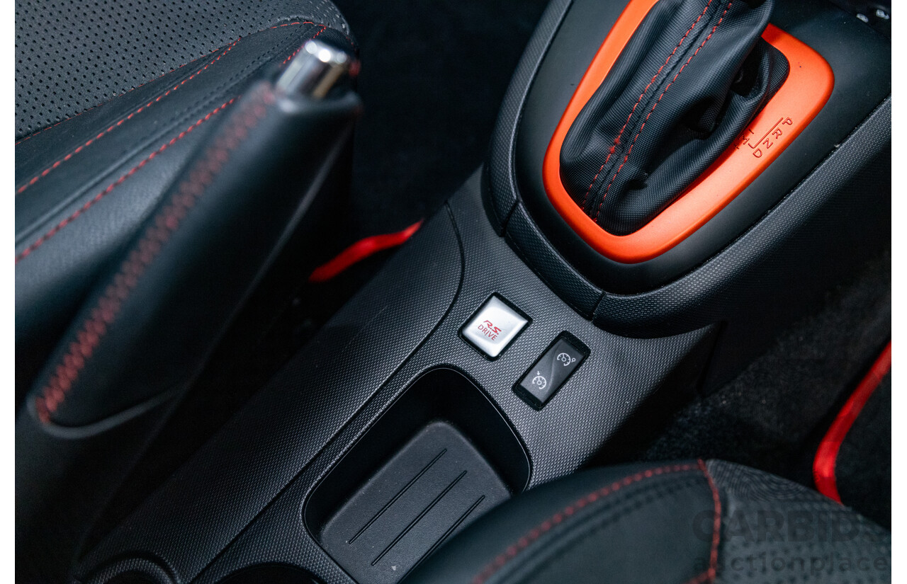 12/2013 Renault Clio RS 200 Sport X98 5d Hatchback Liquid Yellow Metallic Turbo 1.6L