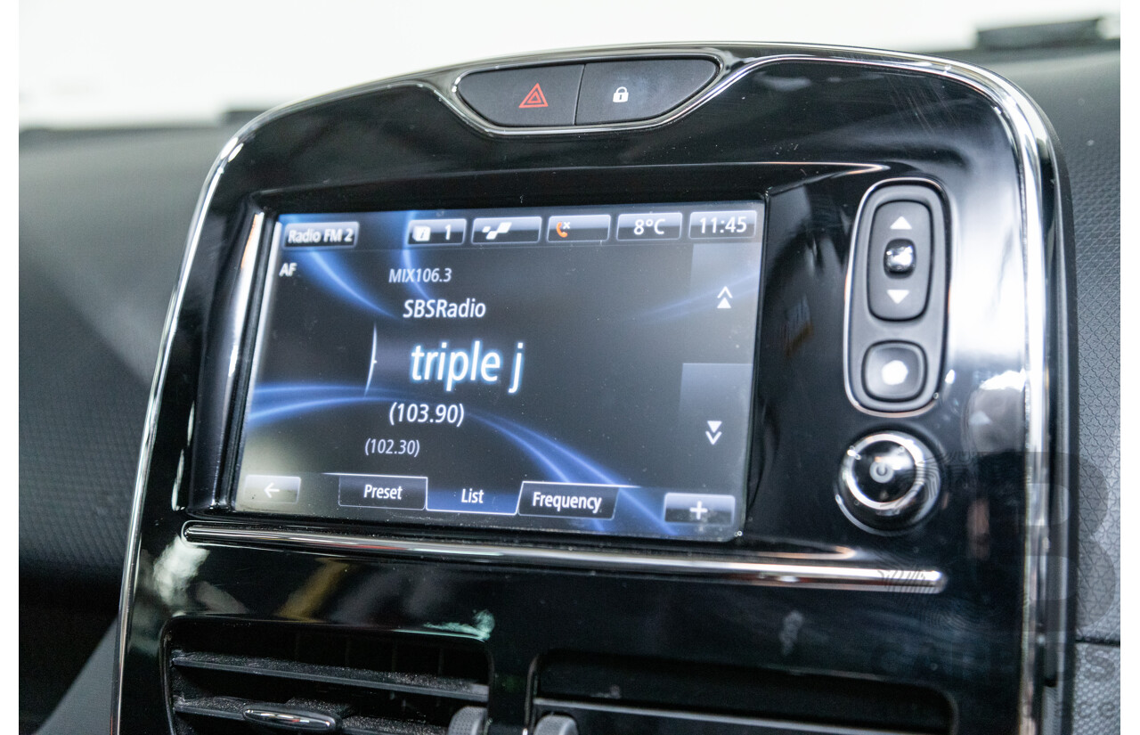 12/2013 Renault Clio RS 200 Sport X98 5d Hatchback Liquid Yellow Metallic Turbo 1.6L