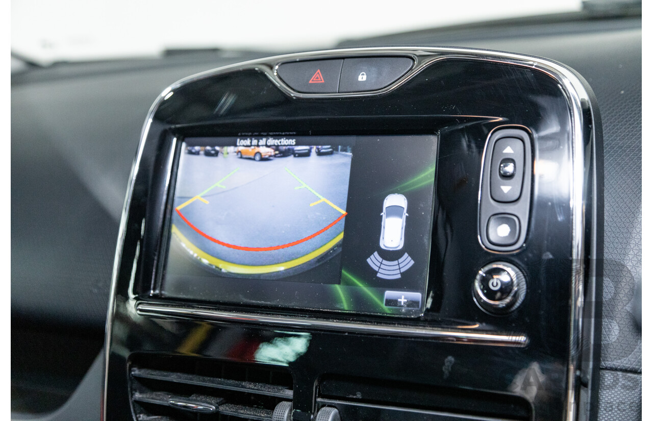 12/2013 Renault Clio RS 200 Sport X98 5d Hatchback Liquid Yellow Metallic Turbo 1.6L