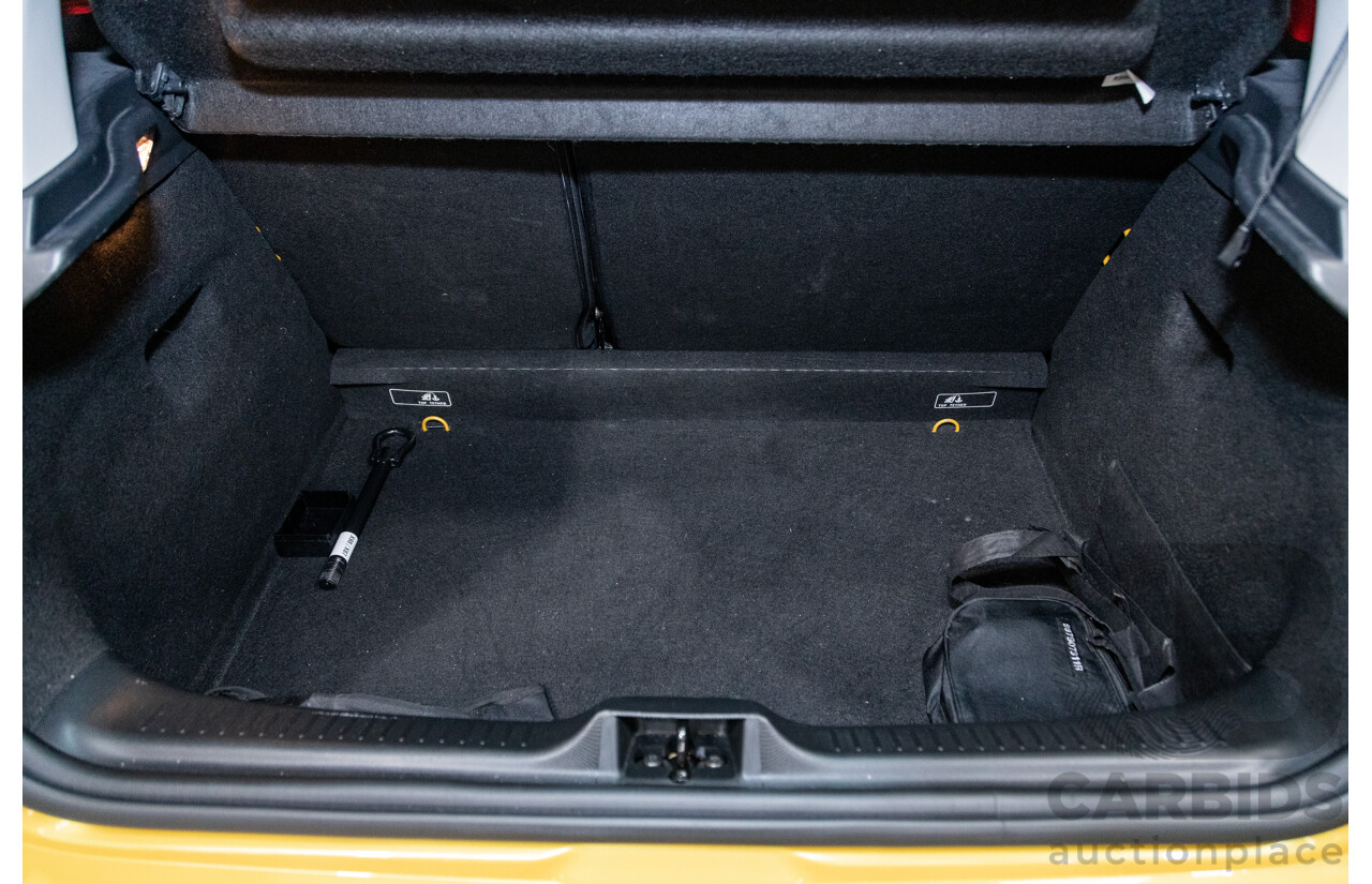 12/2013 Renault Clio RS 200 Sport X98 5d Hatchback Liquid Yellow Metallic Turbo 1.6L