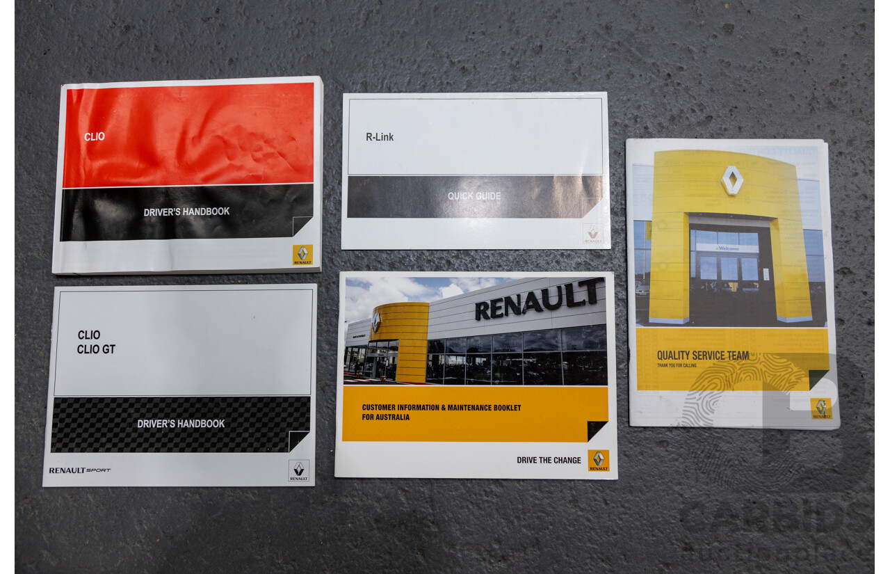 12/2013 Renault Clio RS 200 Sport X98 5d Hatchback Liquid Yellow Metallic Turbo 1.6L